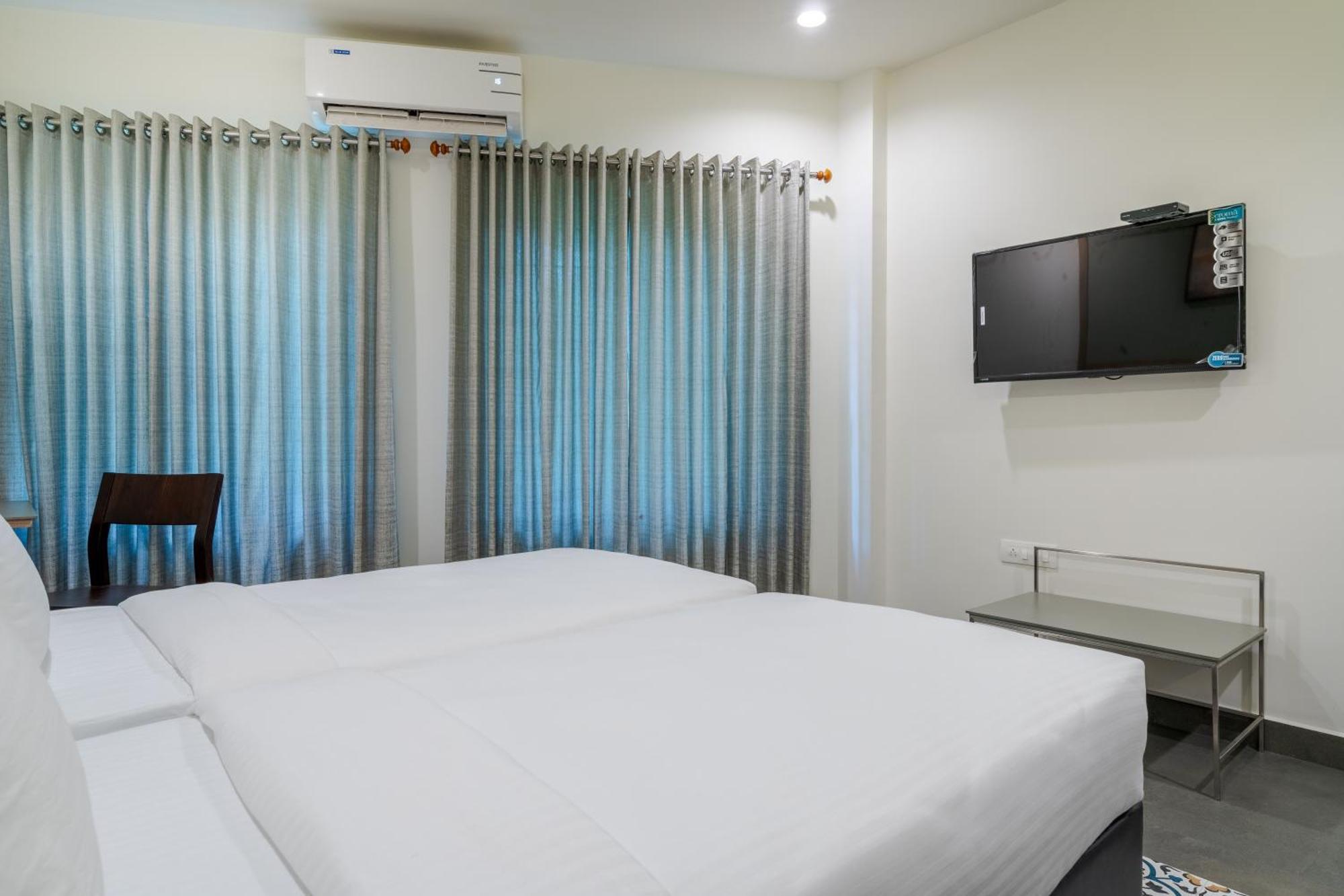 Aryaas Regent Hotel Kochi Ngoại thất bức ảnh